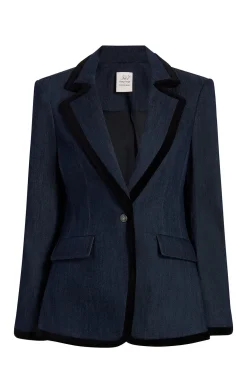 Ariane Blazer